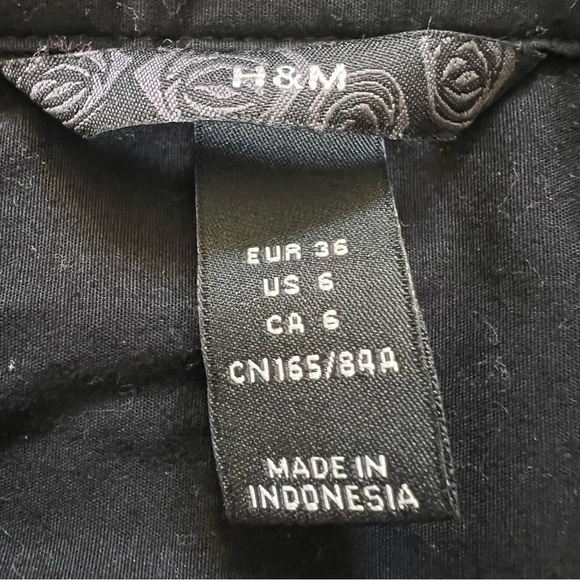 H&M Black Stretch Short Sleeves Fitted Buttoned Up Collared Shirt Casual Top 6 - Picture 6 of 9